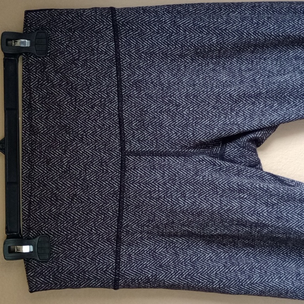 Lululemon Herringbone Legging Basic Size 8 - image 2
